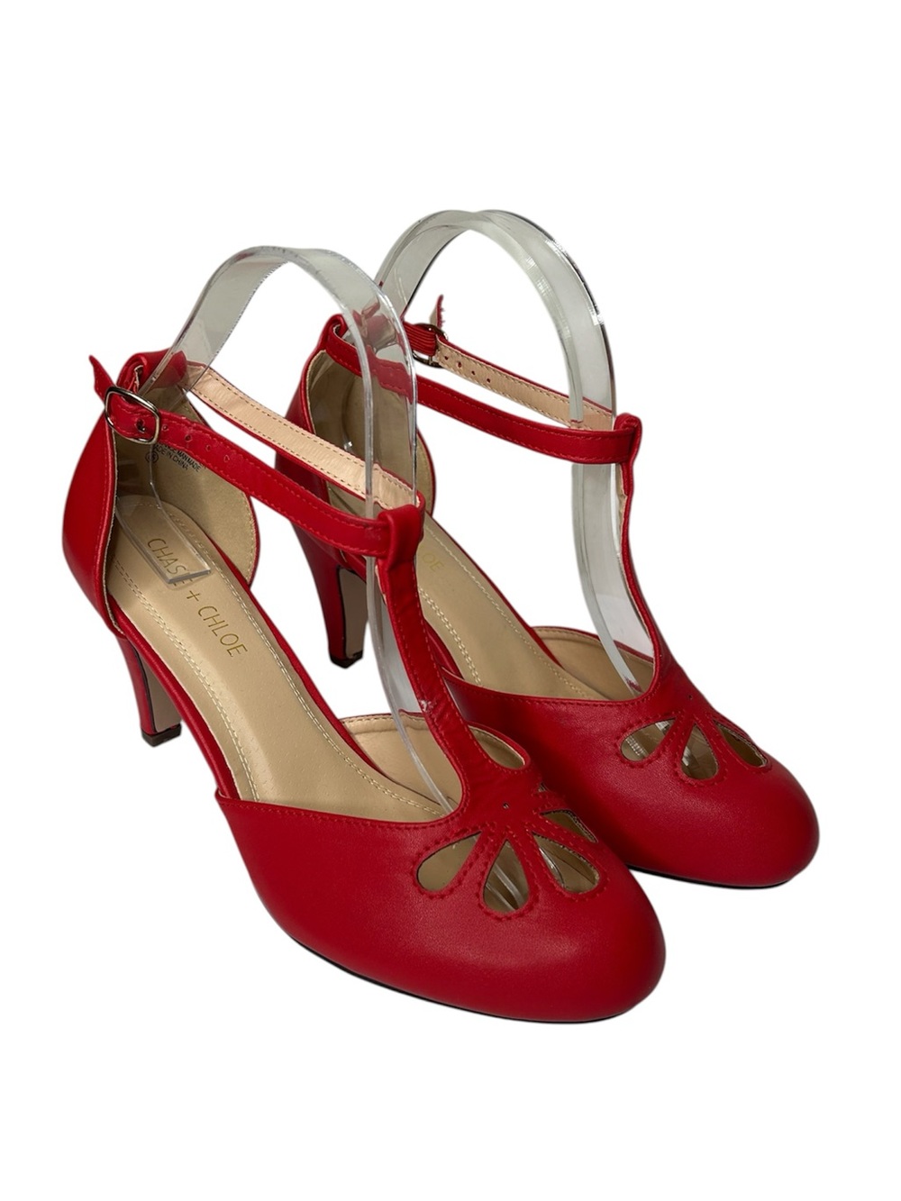 Chase & Chloe Kimmy-36 red retro T-strap pumps featuring a vintage teardrop cut